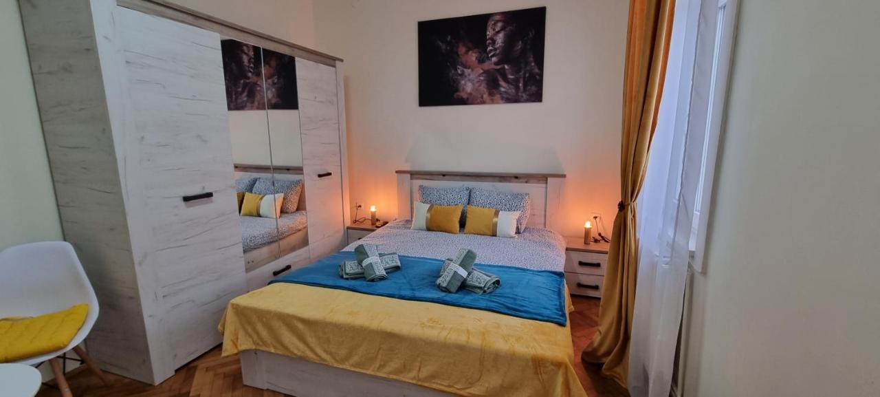 Happy Mood Apartments Brasov Luaran gambar