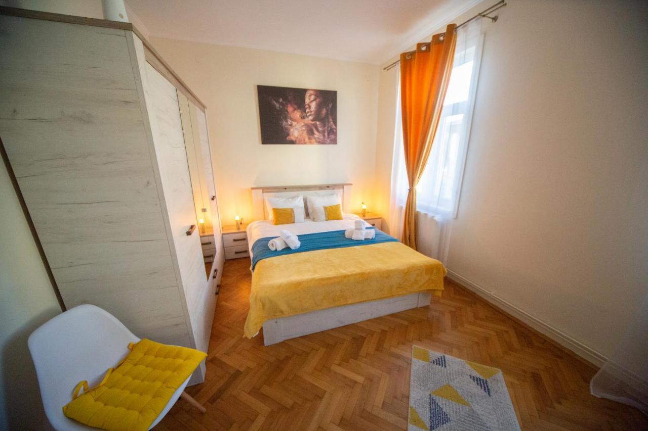 Happy Mood Apartments Brasov Luaran gambar
