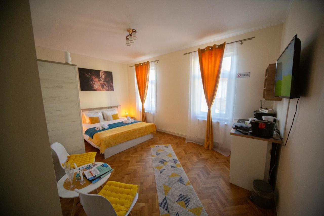 Happy Mood Apartments Brasov Luaran gambar