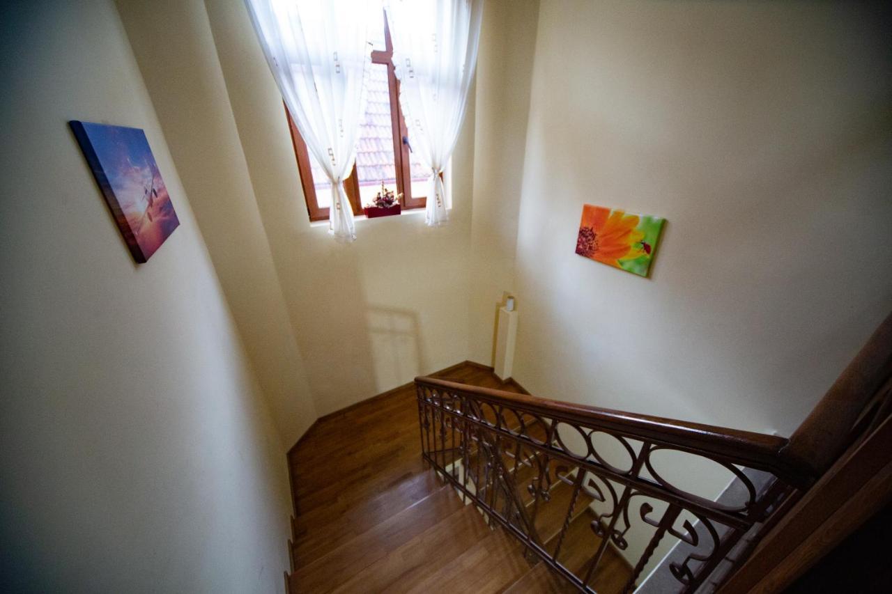 Happy Mood Apartments Brasov Luaran gambar